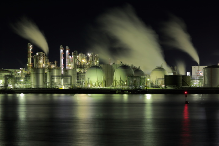 Night view of the factories of Nippon Shokubai, Hyogo Prefecture