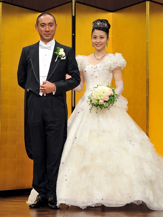 Ebizo Ichikawa and Mao Kobayashi, Jul 29, 2010 : Kabuki actor Ebizo Ichikawa and TV personality Mao Kobayashi got married at the Prince Park Tower Tokyo, Japan.
