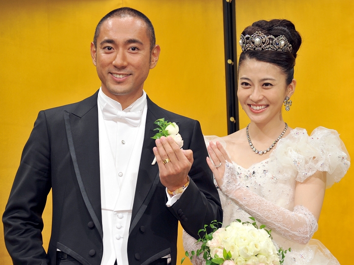 Ebizo Ichikawa and Mao Kobayashi, Jul 29, 2010 : Kabuki actor Ebizo Ichikawa and TV personality Mao Kobayashi got married at the Prince Park Tower Tokyo, Japan.
