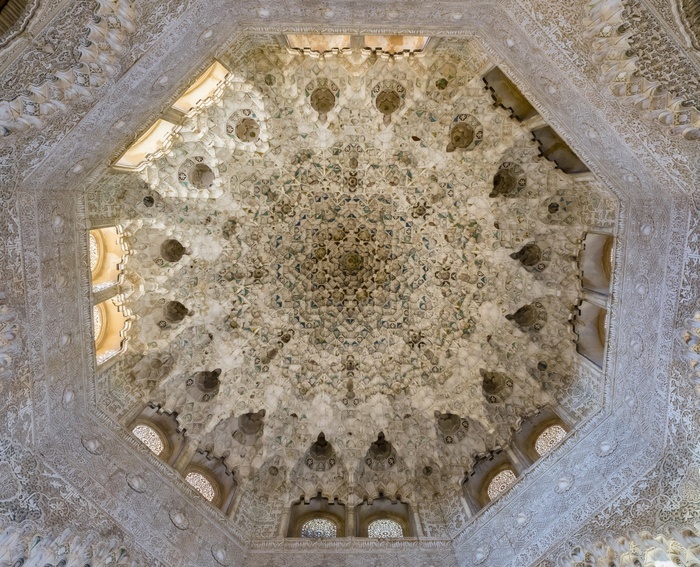 Spain Dome with stucco, Sala de las Dos Hermanas, Palacios Nazaries, Nasrid palaces, Alhambra, Granada, UNESCO World Heritage Site, Andalusia, Spain, Europe, Photo by Martin Jung